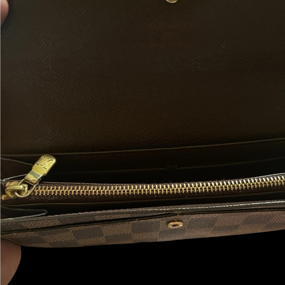 LOUIS VUITTON Damier Ebene Sarah Wallet - Picture 5 of 11